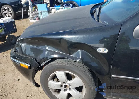 2004 Volkswagen Jetta Gls 2.0L z USA, uszkodzony, nr VIN 3VWSA69M64M081813